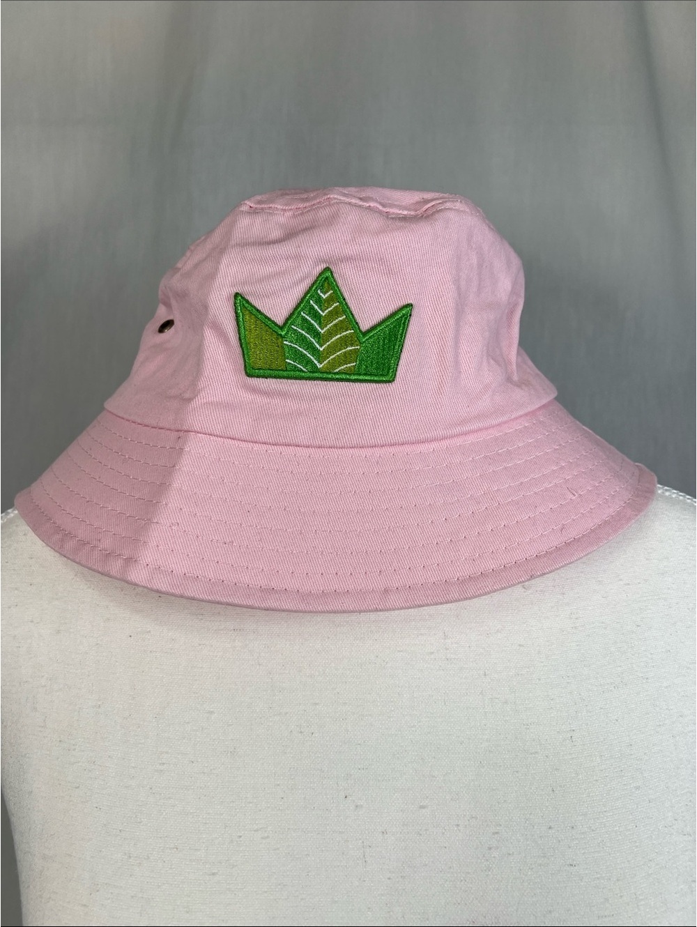 Light Pink Bucket Hat with Leaf Crown Embroidered Logo